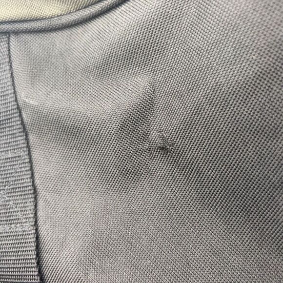 Jeep travel equipment duffel bag, two side pockets, and a large middle pocket vi - Picture 7 of 16